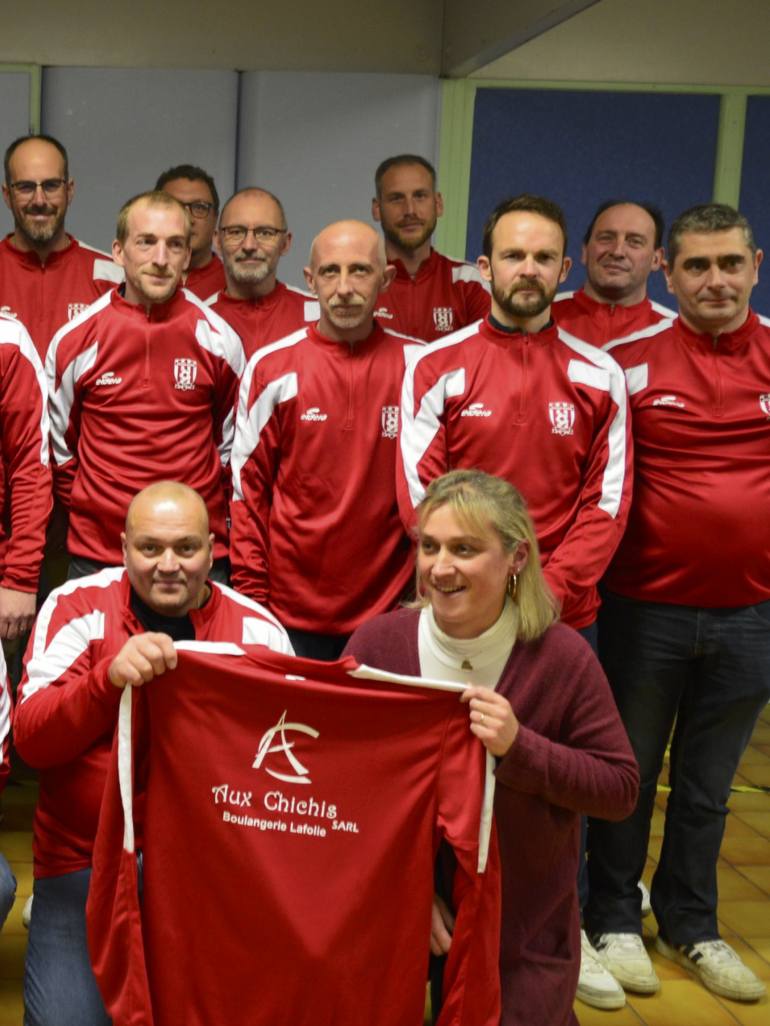 Remise des sweats pour les vétérans de l'Auxiloise